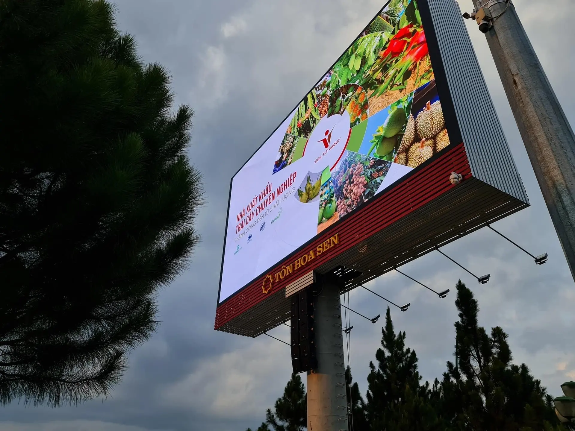 Outdoor LED Screen